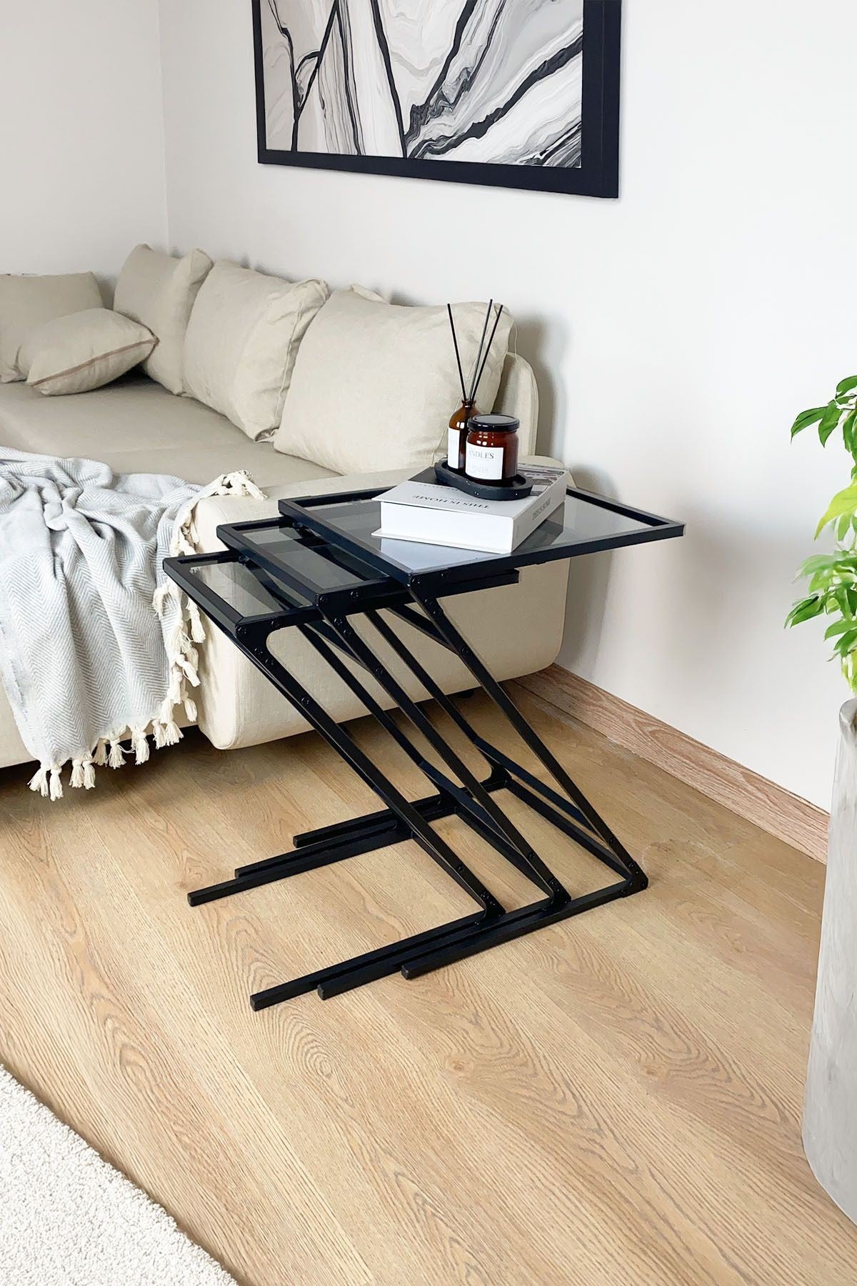 Wien Nesting Tables